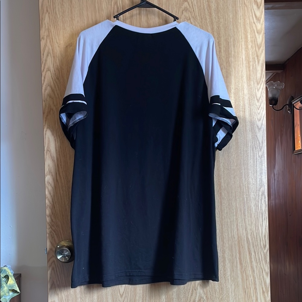 Jersey V-Neck Tee - Picture 4 of 4